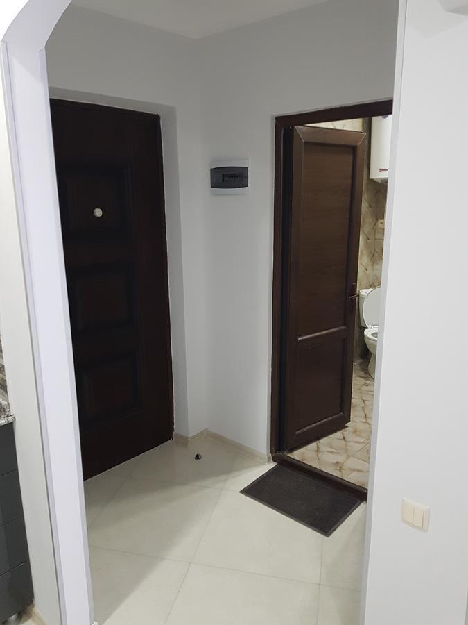 Apartment In Front Of Mcdonald'S บาทูมิ ภายนอก รูปภาพ