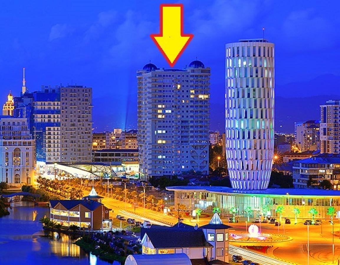 Apartment In Front Of Mcdonald'S บาทูมิ ภายนอก รูปภาพ