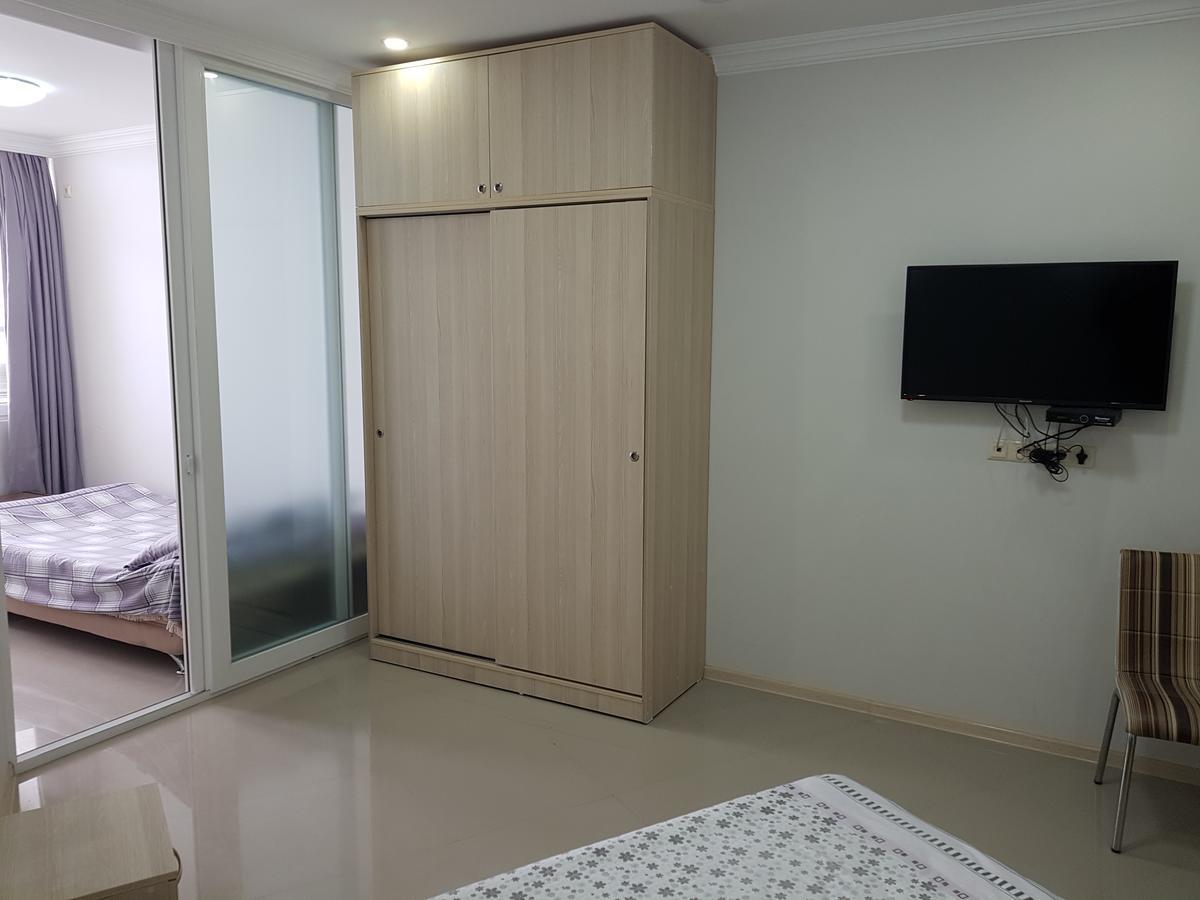 Apartment In Front Of Mcdonald'S บาทูมิ ภายนอก รูปภาพ