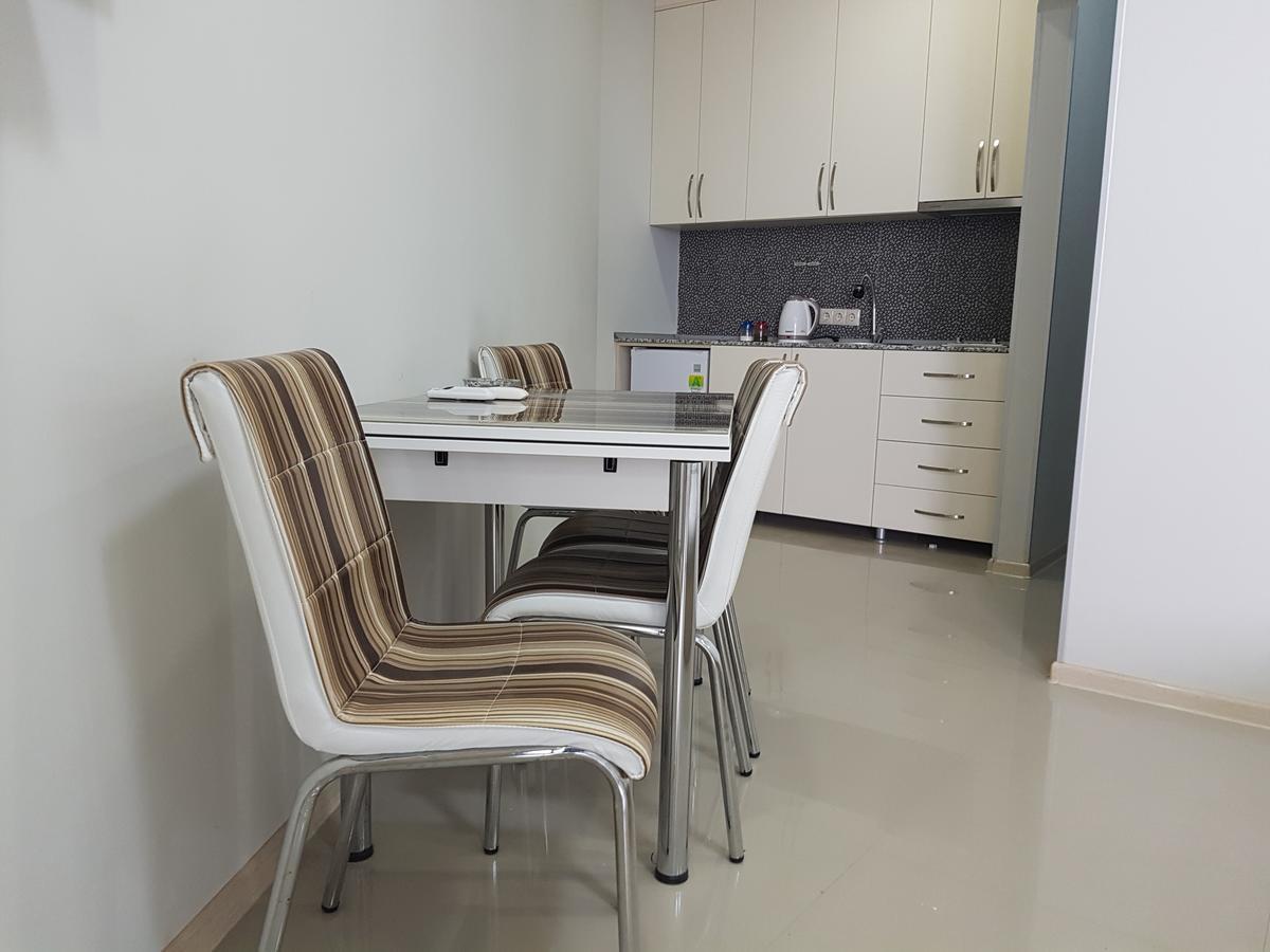 Apartment In Front Of Mcdonald'S บาทูมิ ภายนอก รูปภาพ