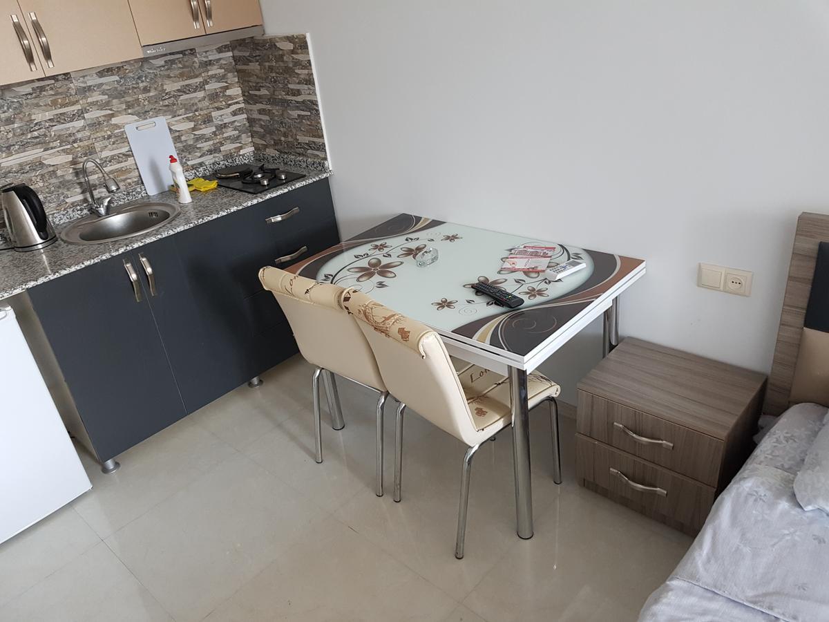 Apartment In Front Of Mcdonald'S บาทูมิ ภายนอก รูปภาพ