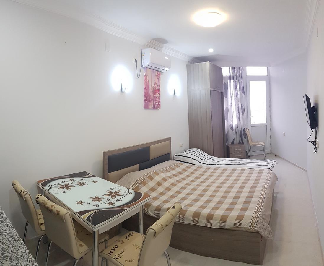 Apartment In Front Of Mcdonald'S บาทูมิ ภายนอก รูปภาพ