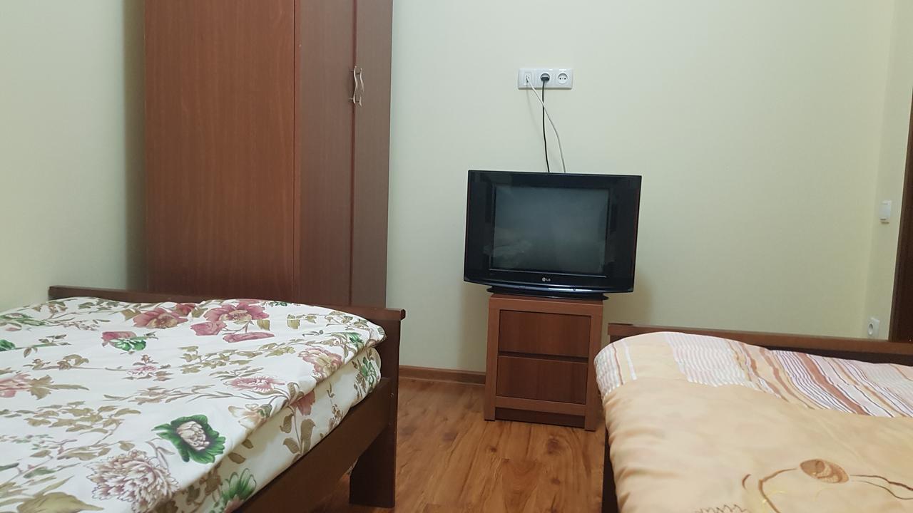 Apartment In Front Of Mcdonald'S บาทูมิ ภายนอก รูปภาพ