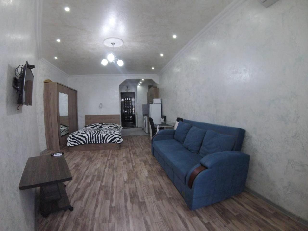 Apartment In Front Of Mcdonald'S บาทูมิ ภายนอก รูปภาพ